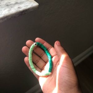 and have people come back and keep buying some bracelets🤍